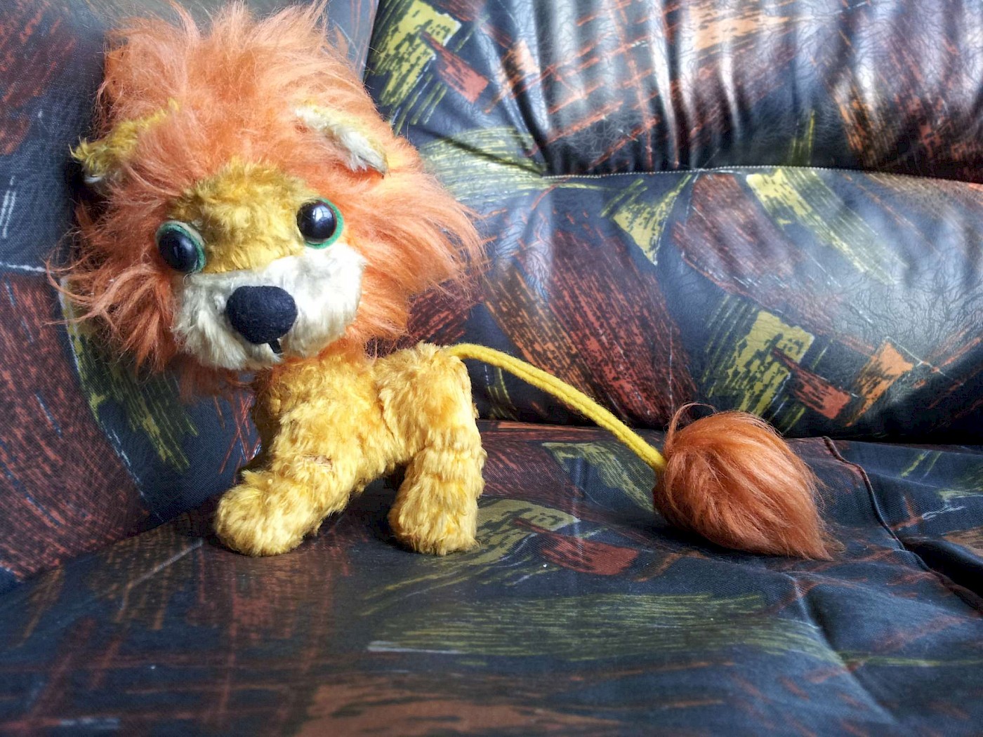 [Source](https://stuffedparty.com/spring-cleaning-and-stuffed-animals/)